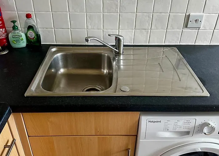 Superb Peaceful 1 Bed In St George.