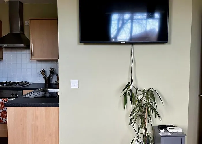 Superb Peaceful 1 Bed In St George. Bristol