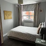 דירה Superb Peaceful 1 Bed In St George. בריסטול