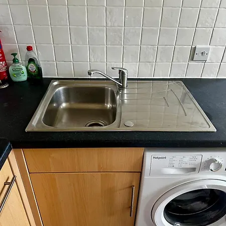 Superb Peaceful 1 Bed In St George.