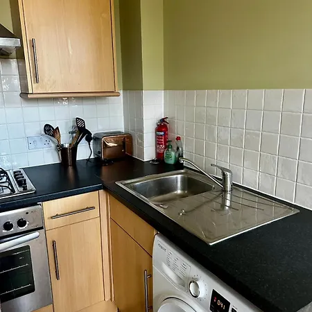 Superb Peaceful 1 Bed In St George. Apartamento