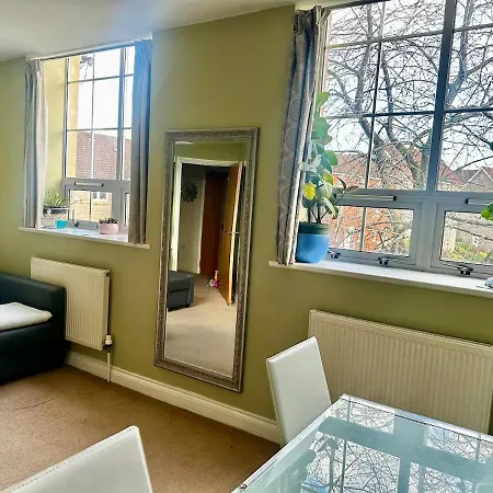 Superb Peaceful 1 Bed In St George.