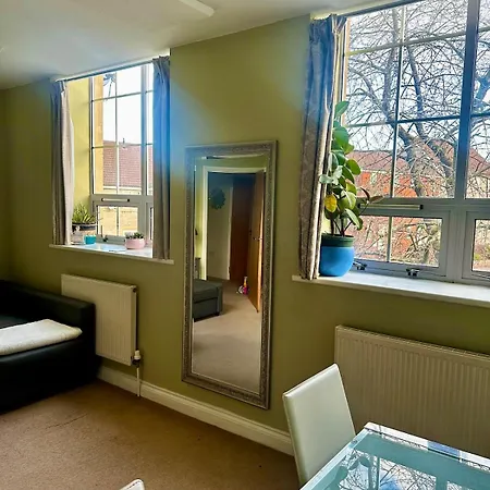 Superb Peaceful 1 Bed In St George. Apartamento Bristol