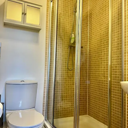 Apartamento Superb Peaceful 1 Bed In St George. *