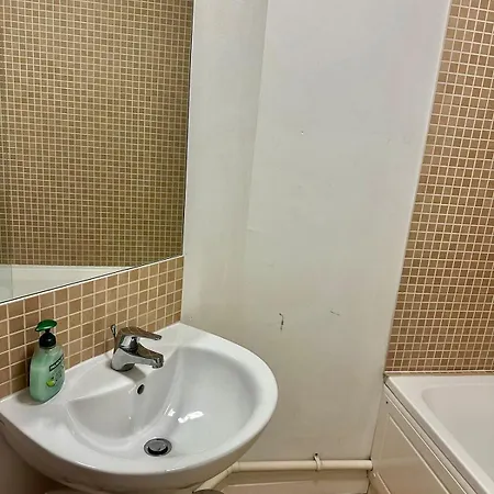 Superb Peaceful 1 Bed In St George. Bristol