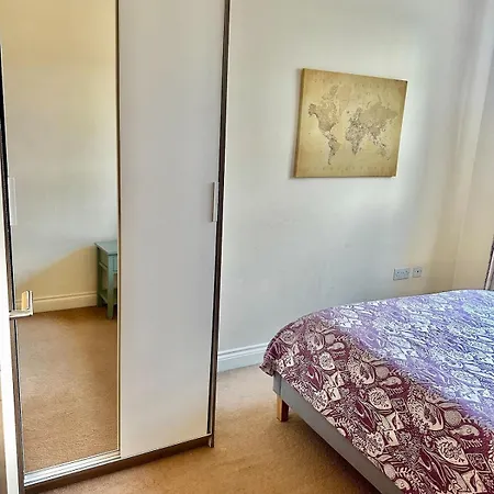 Apartamento Superb Peaceful 1 Bed In St George.