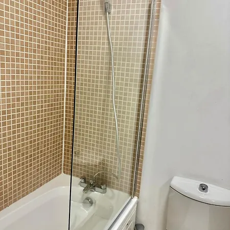 Superb Peaceful 1 Bed In St George.