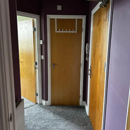 Superb Peaceful 1 Bed In St George. Appartement
