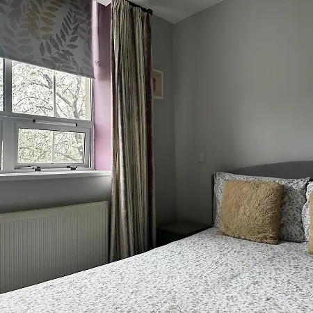 Superb Peaceful 1 Bed In St George. דירה בריסטול