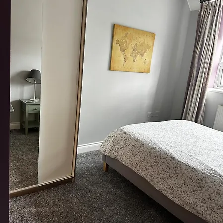 Superb Peaceful 1 Bed In St George. *