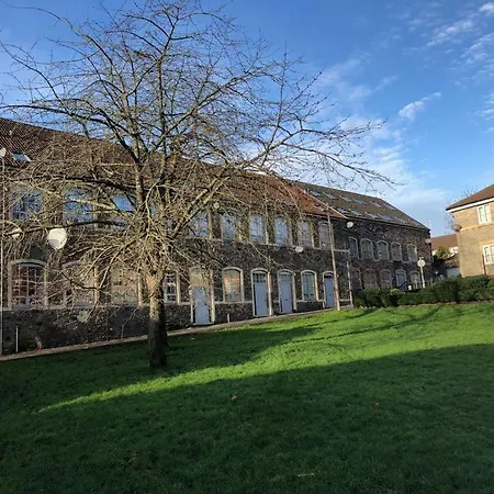Appartamento Superb Peaceful 1 Bed In St George. *