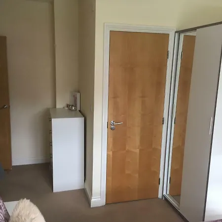 Superb Peaceful 1 Bed In St George. Bristol