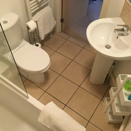 Superb Peaceful 1 Bed In St George. Appartamento