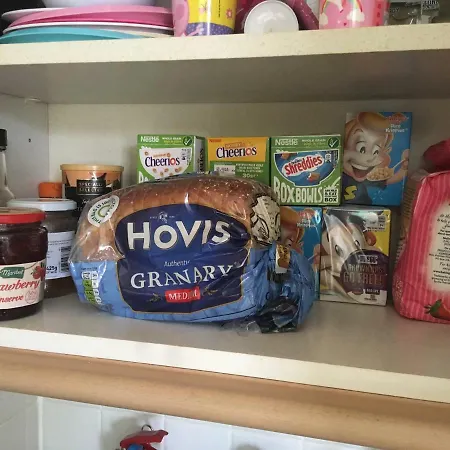 Superb Peaceful 1 Bed In St George. *