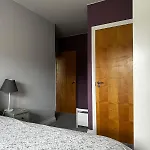아파트 Superb Peaceful 1 Bed In St George. *