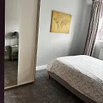 Superb Peaceful 1 Bed In St George. *
