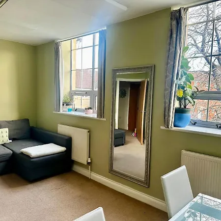 Apartament Superb Peaceful 1 Bed In St George. *