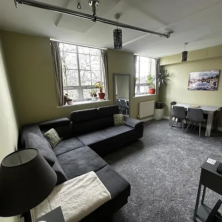 Superb Peaceful 1 Bed In St George. 아파트