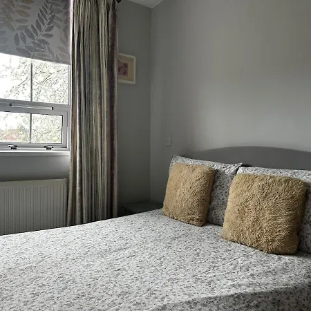 Superb Peaceful 1 Bed In St George. 아파트 *