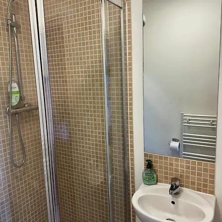 Superb Peaceful 1 Bed In St George.