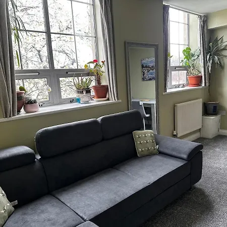 Superb Peaceful 1 Bed In St George. アパート ブリストル