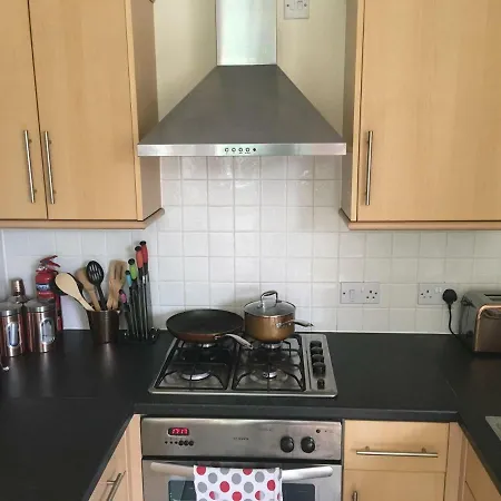 Superb Peaceful 1 Bed In St George. *