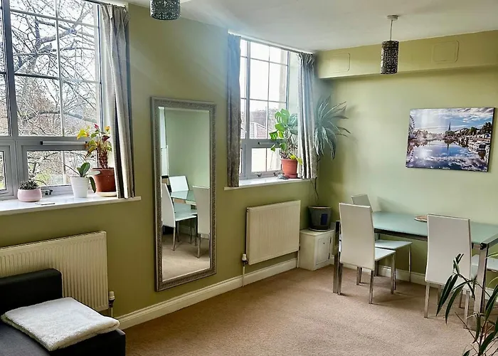 Apartament Superb Peaceful 1 Bed In St George. Bristol