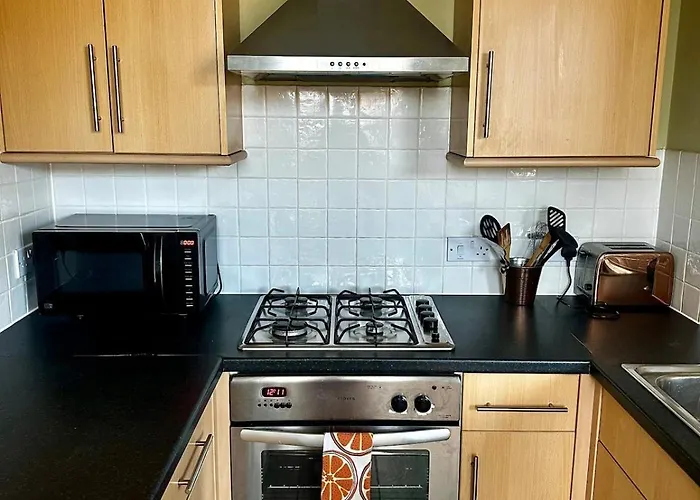 Superb Peaceful 1 Bed In St George. *