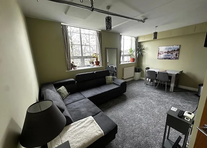 Superb Peaceful 1 Bed In St George. アパート