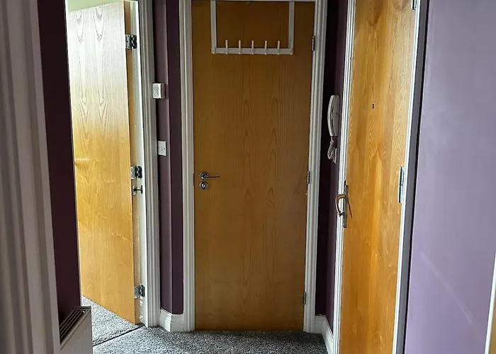 Superb Peaceful 1 Bed In St George. アパート