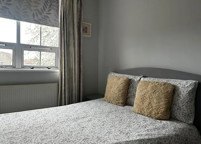 Superb Peaceful 1 Bed In St George. アパート *