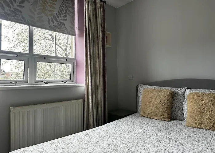 Superb Peaceful 1 Bed In St George. アパート ブリストル