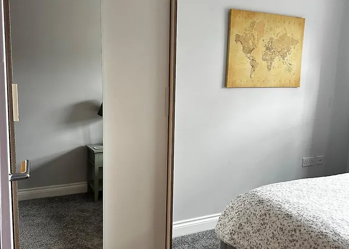 Superb Peaceful 1 Bed In St George. *